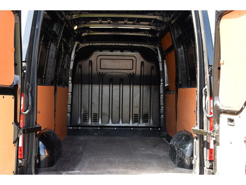 Renault Master T35 2.3 dCi L2H2 Black Edition Cruise, NAVI, Sensoren, Multimedia, Clima, Trekhaak, Airco, 145PK, Uniek!