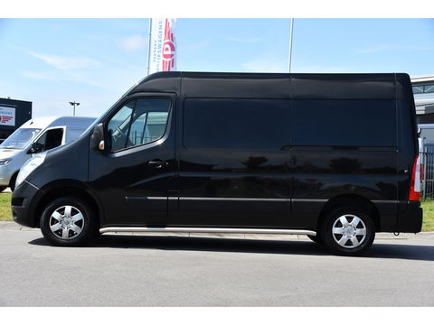 Renault Master T35 2.3 dCi L2H2 Black Edition Cruise, NAVI, Sensoren, Multimedia, Clima, Trekhaak, Airco, 145PK, Uniek!
