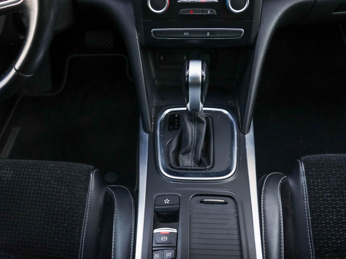 Renault Mégane Estate 1.3 TCe 140 EDC Intens | Trekhaak | Camera | Full LED Koplampen