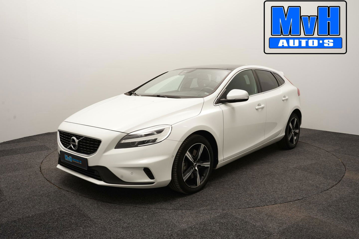 Volvo V40 1.5 T3 Polar+ Sport|R-DESIGN|PANORAMADAK|NAP|LED