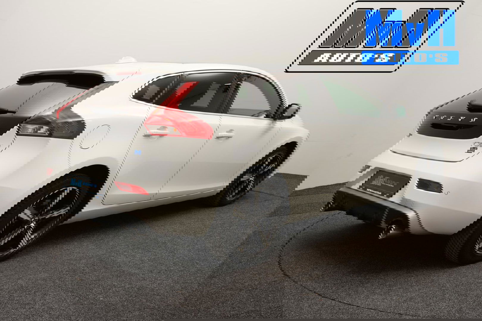 Volvo V40 1.5 T3 Polar+ Sport|R-DESIGN|PANORAMADAK|NAP|LED