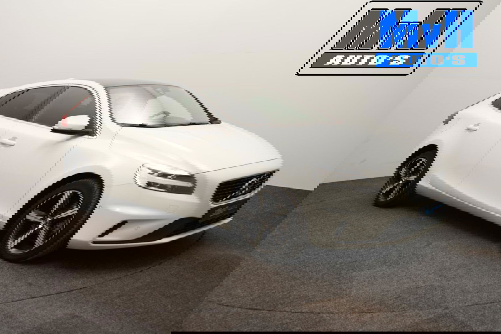 Volvo V40 1.5 T3 Polar+ Sport|R-DESIGN|PANORAMADAK|NAP|LED