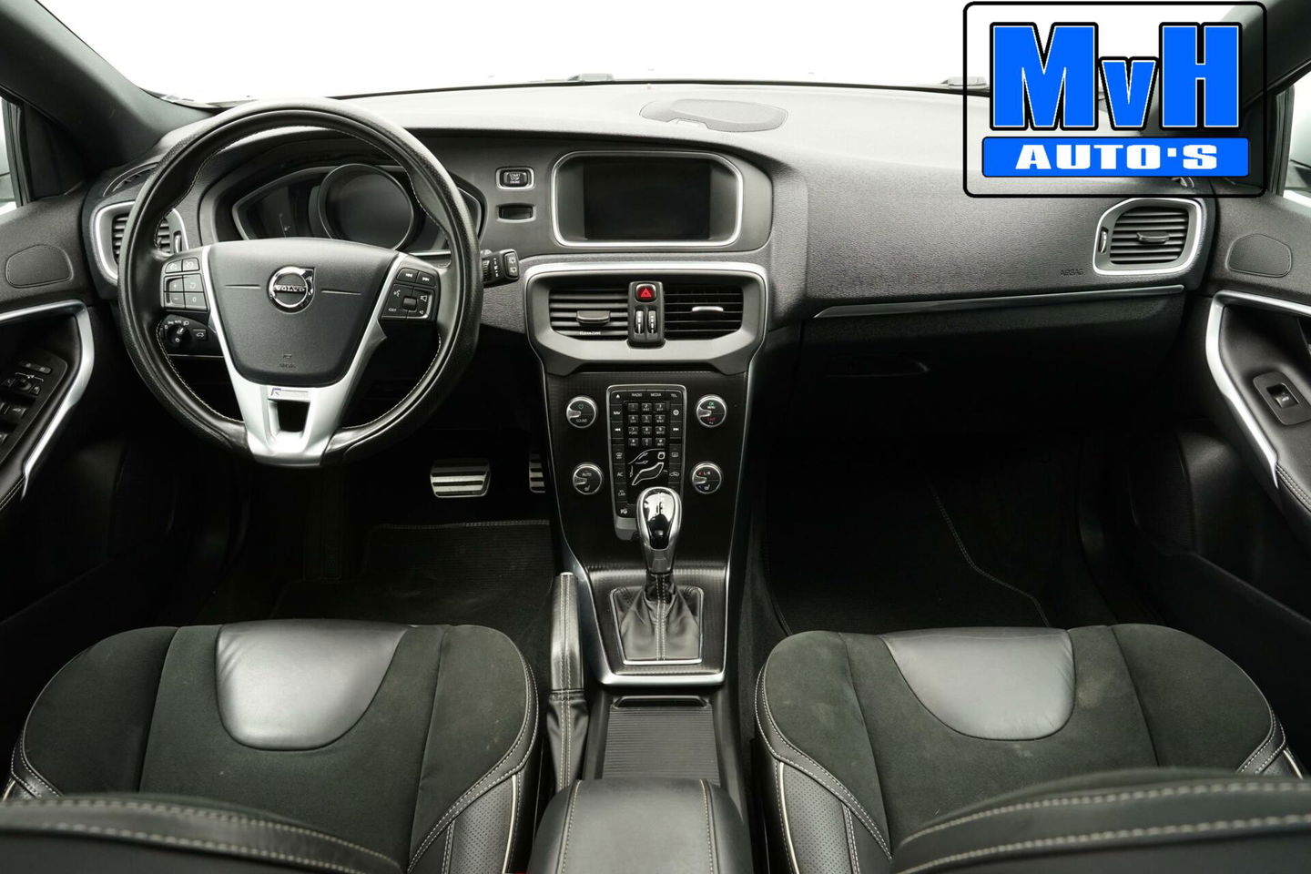 Volvo V40 1.5 T3 Polar+ Sport|R-DESIGN|PANORAMADAK|NAP|LED