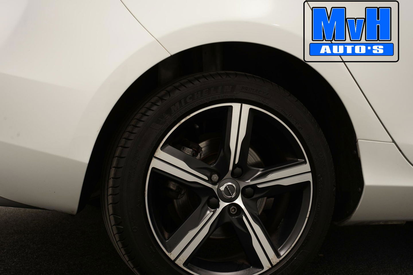 Volvo V40 1.5 T3 Polar+ Sport|R-DESIGN|PANORAMADAK|NAP|LED