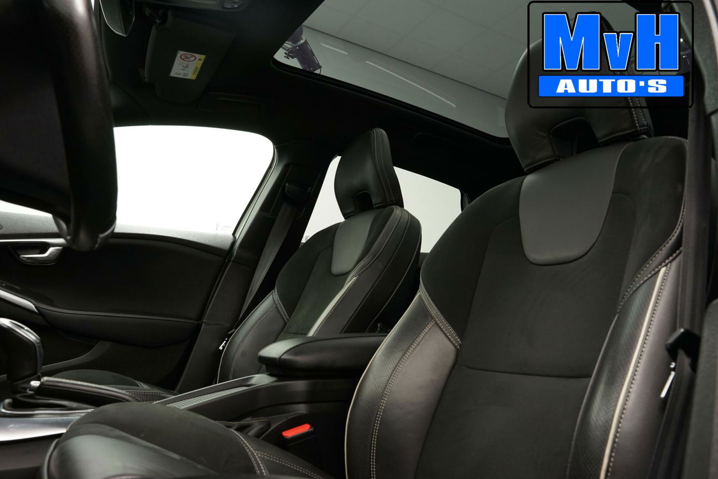 Volvo V40 1.5 T3 Polar+ Sport|R-DESIGN|PANORAMADAK|NAP|LED