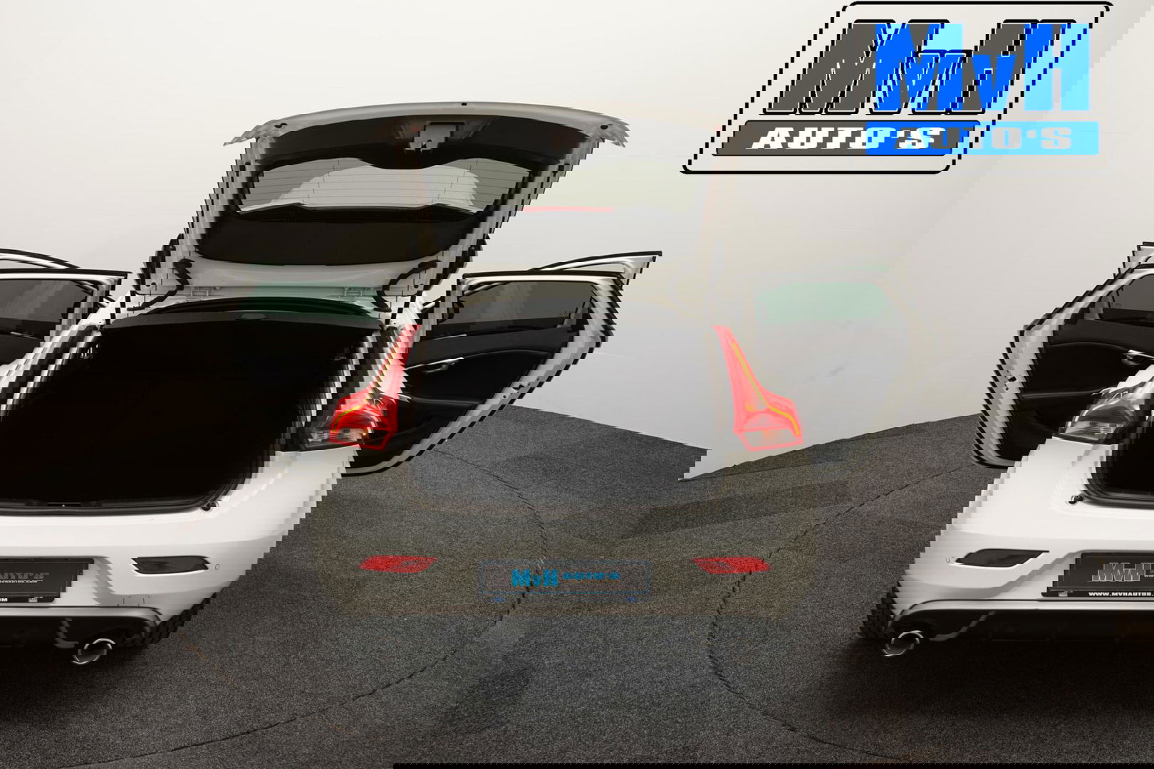 Volvo V40 1.5 T3 Polar+ Sport|R-DESIGN|PANORAMADAK|NAP|LED