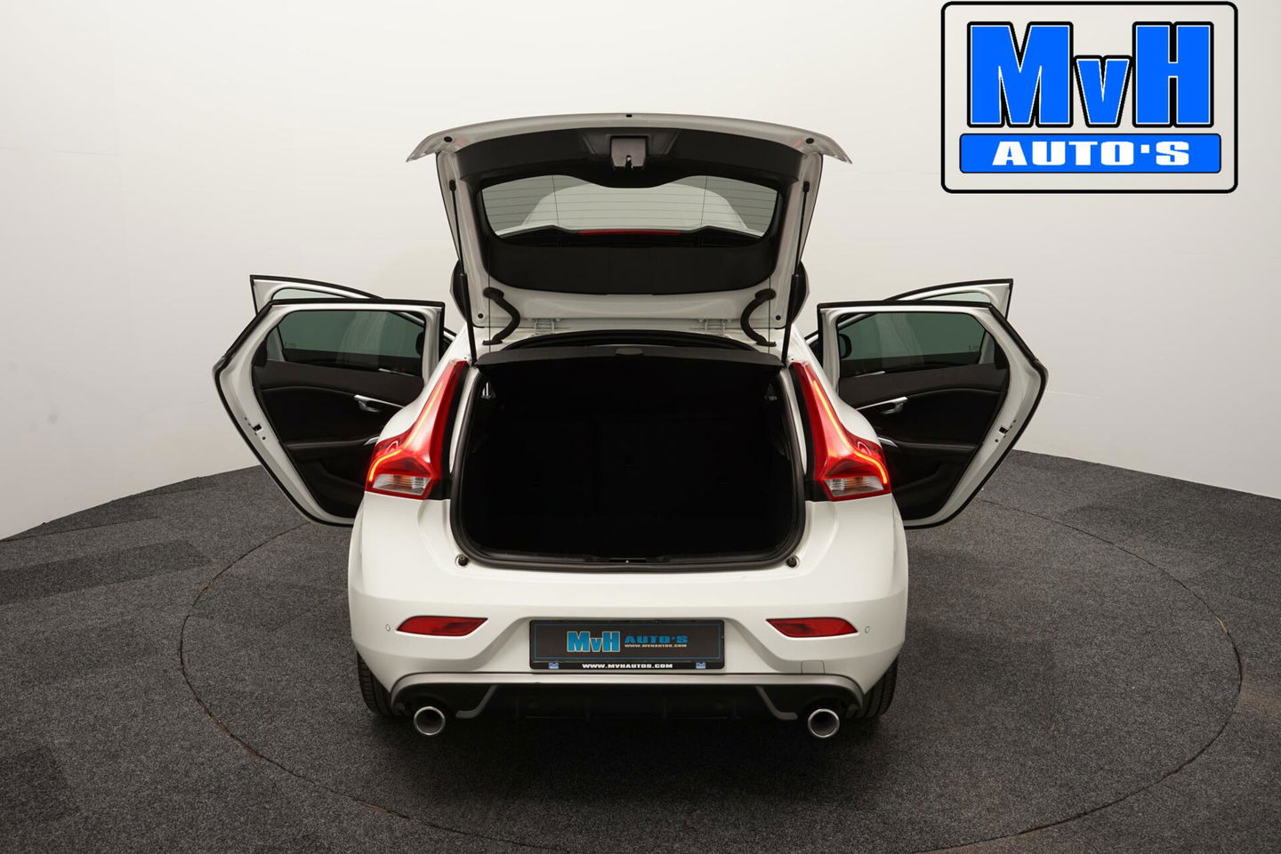 Volvo V40 1.5 T3 Polar+ Sport|R-DESIGN|PANORAMADAK|NAP|LED