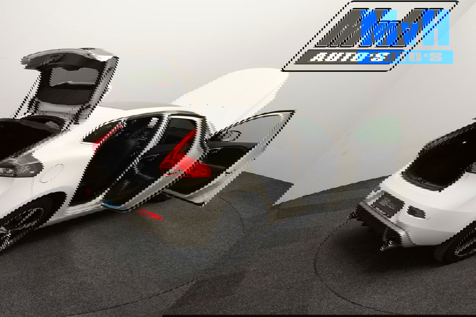 Volvo V40 1.5 T3 Polar+ Sport|R-DESIGN|PANORAMADAK|NAP|LED