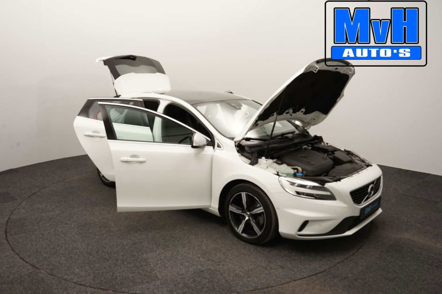 Volvo V40 1.5 T3 Polar+ Sport|R-DESIGN|PANORAMADAK|NAP|LED