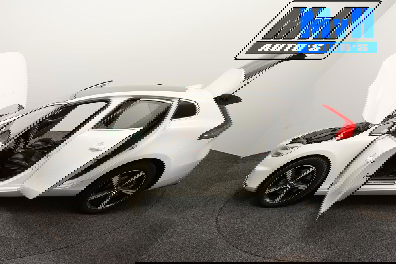 Volvo V40 1.5 T3 Polar+ Sport|R-DESIGN|PANORAMADAK|NAP|LED