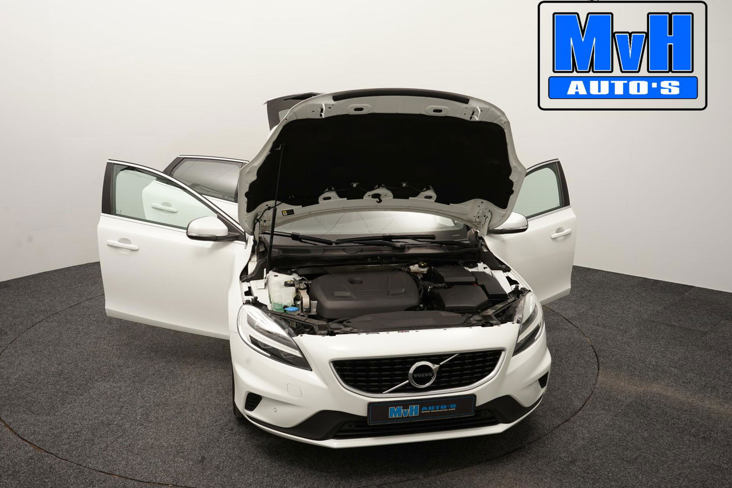 Volvo V40 1.5 T3 Polar+ Sport|R-DESIGN|PANORAMADAK|NAP|LED