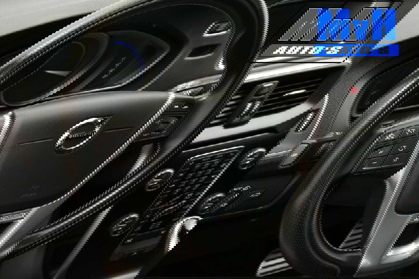 Volvo V40 1.5 T3 Polar+ Sport|R-DESIGN|PANORAMADAK|NAP|LED