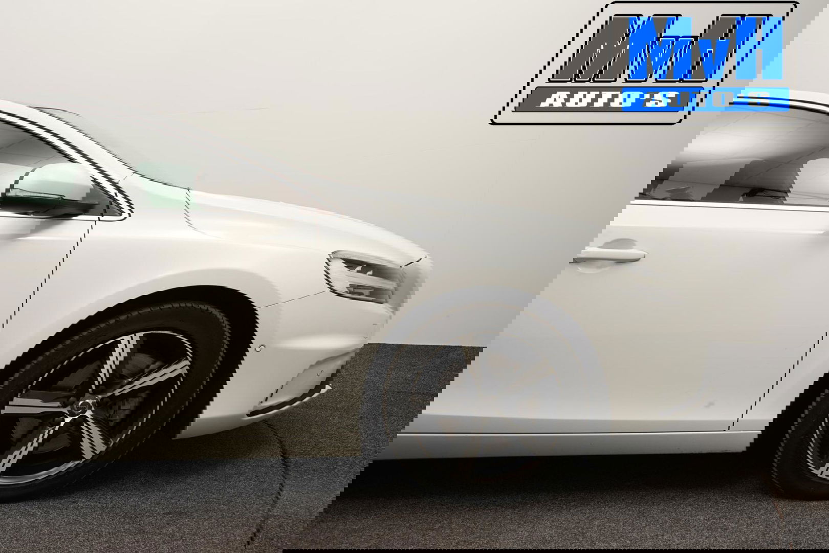 Volvo V40 1.5 T3 Polar+ Sport|R-DESIGN|PANORAMADAK|NAP|LED