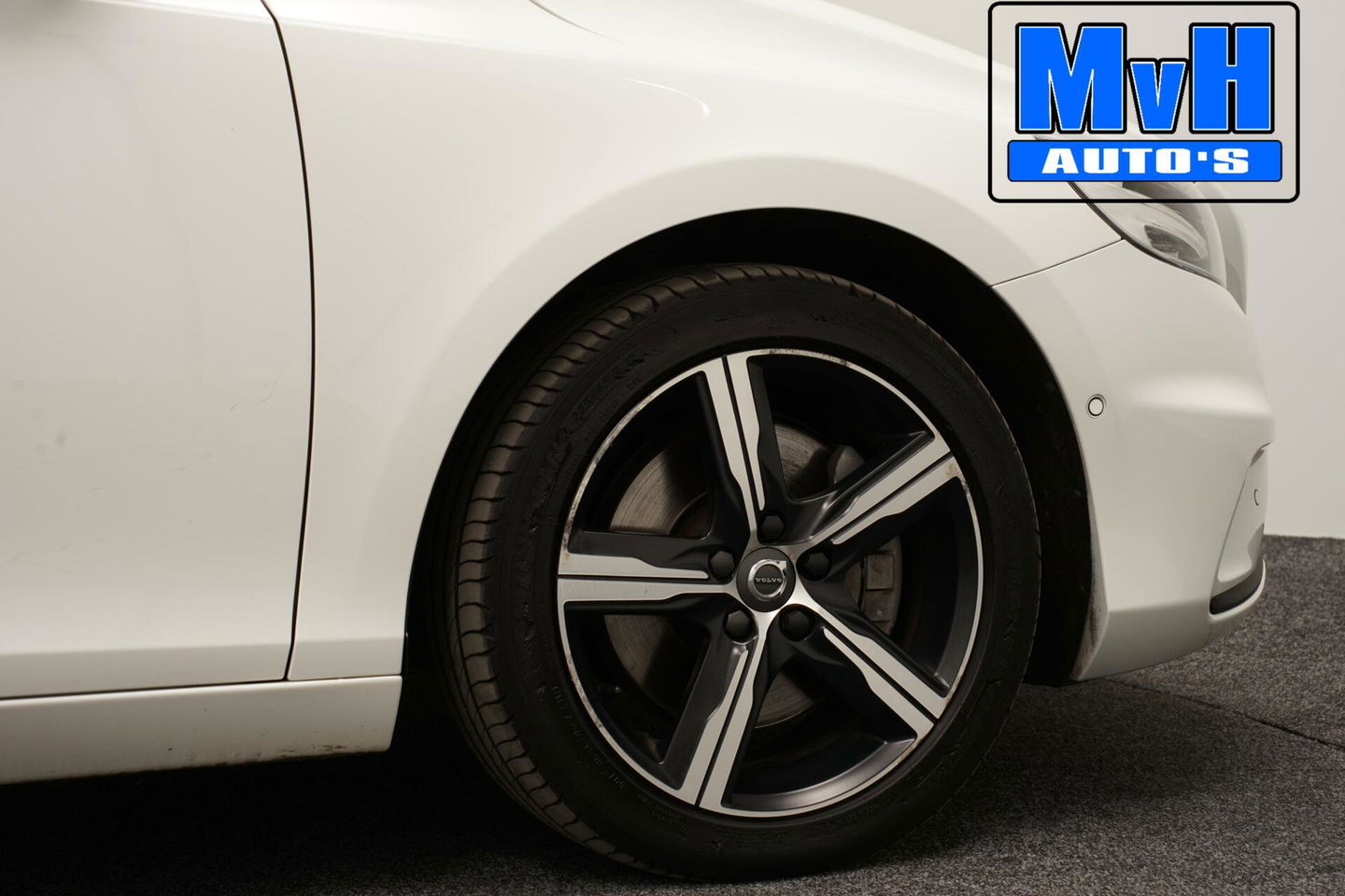 Volvo V40 1.5 T3 Polar+ Sport|R-DESIGN|PANORAMADAK|NAP|LED