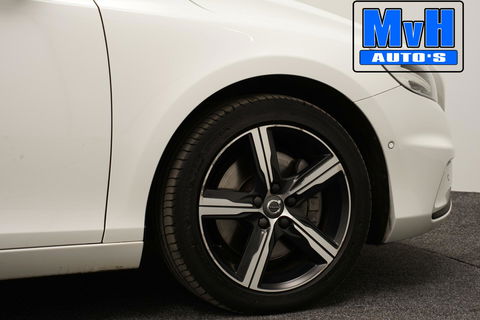 Volvo V40 1.5 T3 Polar+ Sport|R-DESIGN|PANORAMADAK|NAP|LED