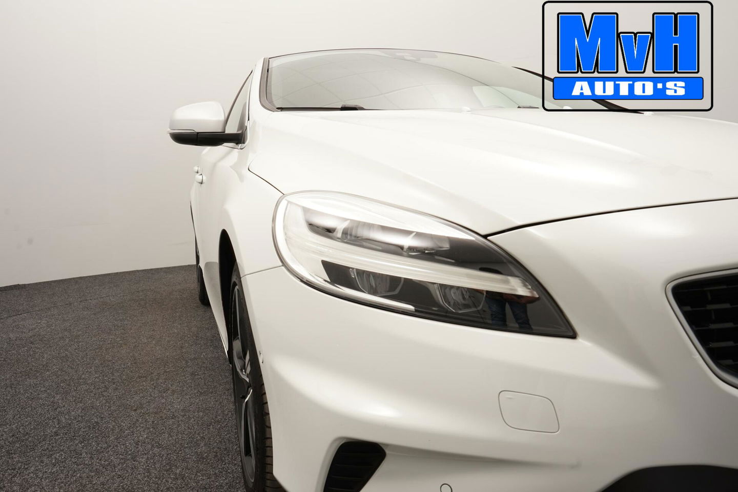 Volvo V40 1.5 T3 Polar+ Sport|R-DESIGN|PANORAMADAK|NAP|LED