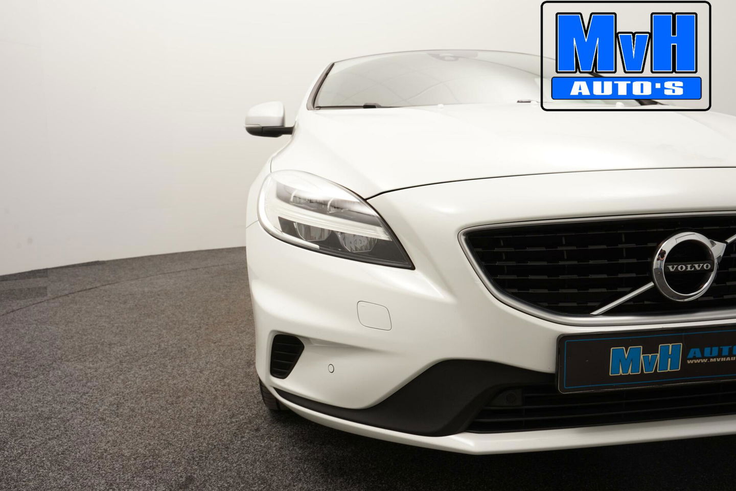 Volvo V40 1.5 T3 Polar+ Sport|R-DESIGN|PANORAMADAK|NAP|LED