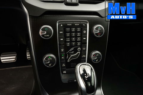 Volvo V40 1.5 T3 Polar+ Sport|R-DESIGN|PANORAMADAK|NAP|LED