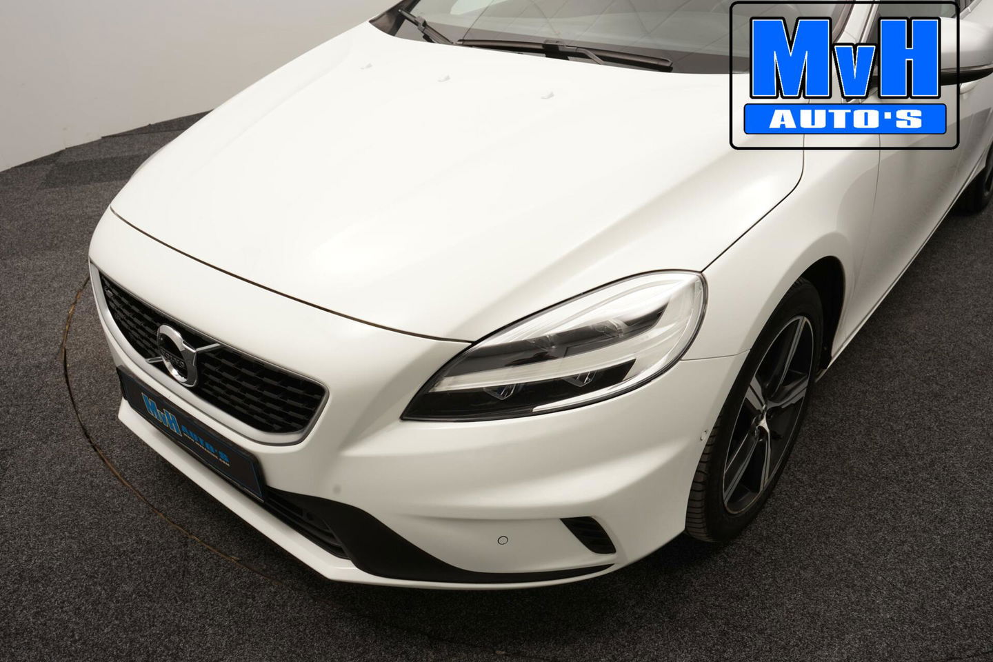 Volvo V40 1.5 T3 Polar+ Sport|R-DESIGN|PANORAMADAK|NAP|LED