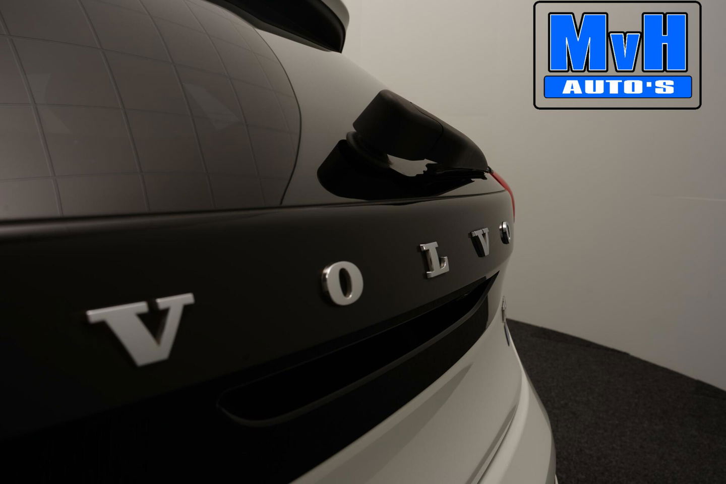 Volvo V40 1.5 T3 Polar+ Sport|R-DESIGN|PANORAMADAK|NAP|LED