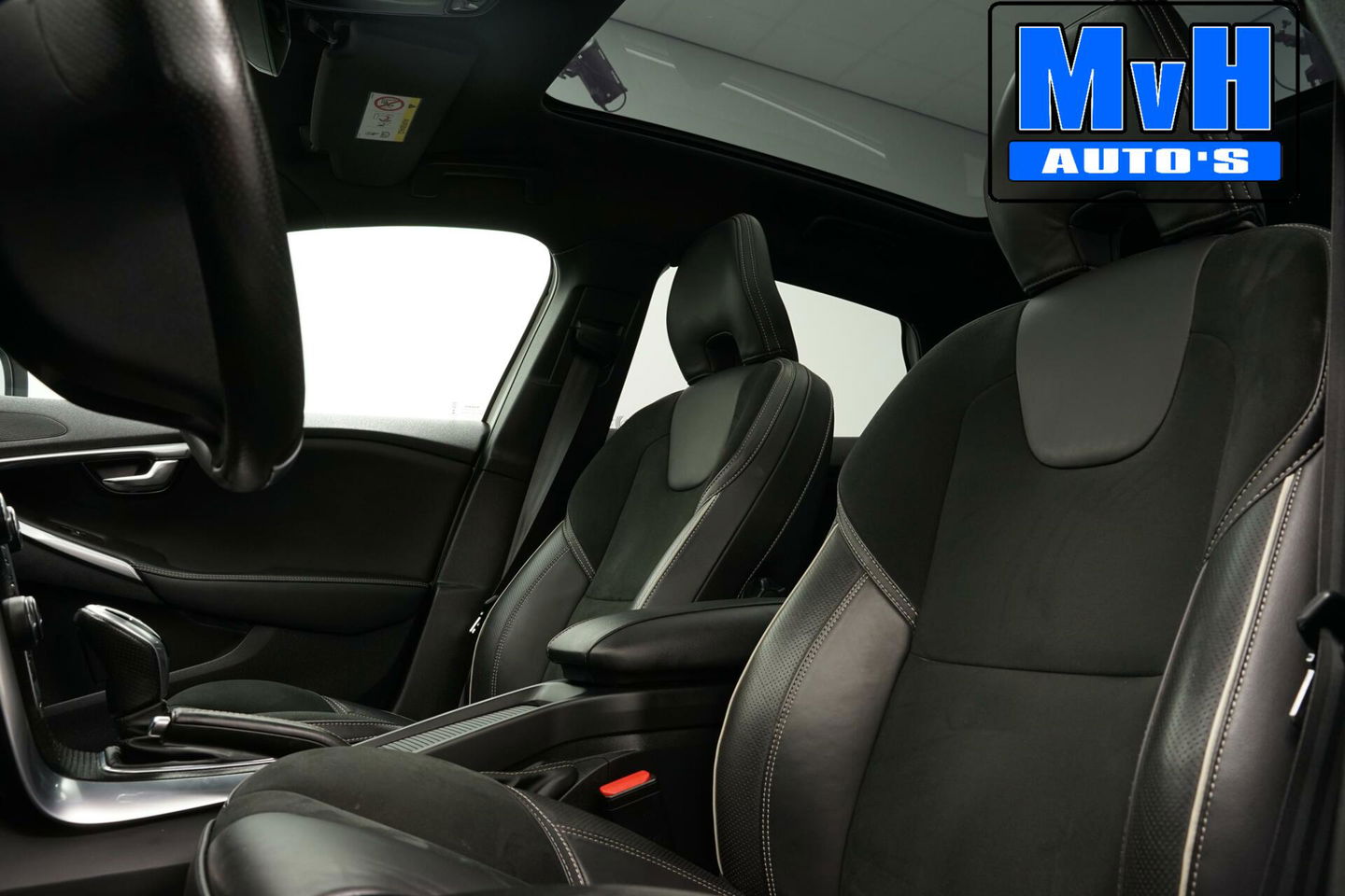 Volvo V40 1.5 T3 Polar+ Sport|R-DESIGN|PANORAMADAK|NAP|LED