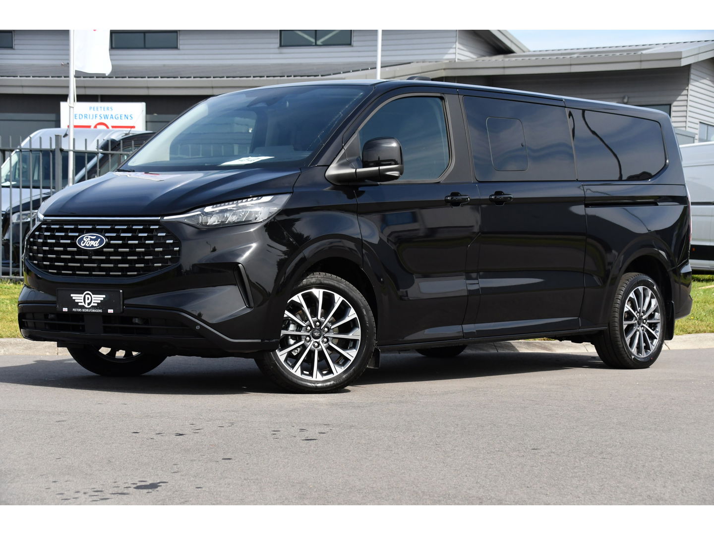 Ford Transit Custom 320 2.0 TDCI L2H1 Tourneo Black Edition Full Options, 360 Camera,  Adpatieve Cruise, Virtual, Carplay, 170PK, Stoel/Stuur Verwarming, Automaat, Uniek!