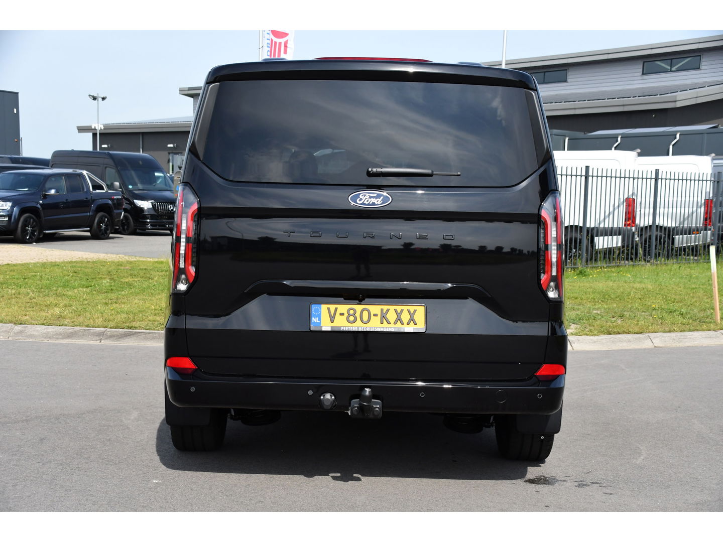 Ford Transit Custom 320 2.0 TDCI L2H1 Tourneo Black Edition Full Options, 360 Camera,  Adpatieve Cruise, Virtual, Carplay, 170PK, Stoel/Stuur Verwarming, Automaat, Uniek!