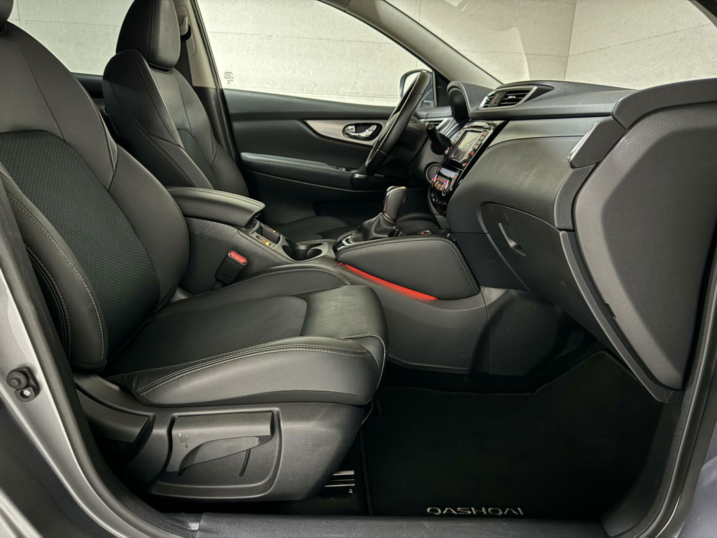 Nissan QASHQAI 1.3 DIG-T Tekna + Pano 360° CarPlay Leer NAP
