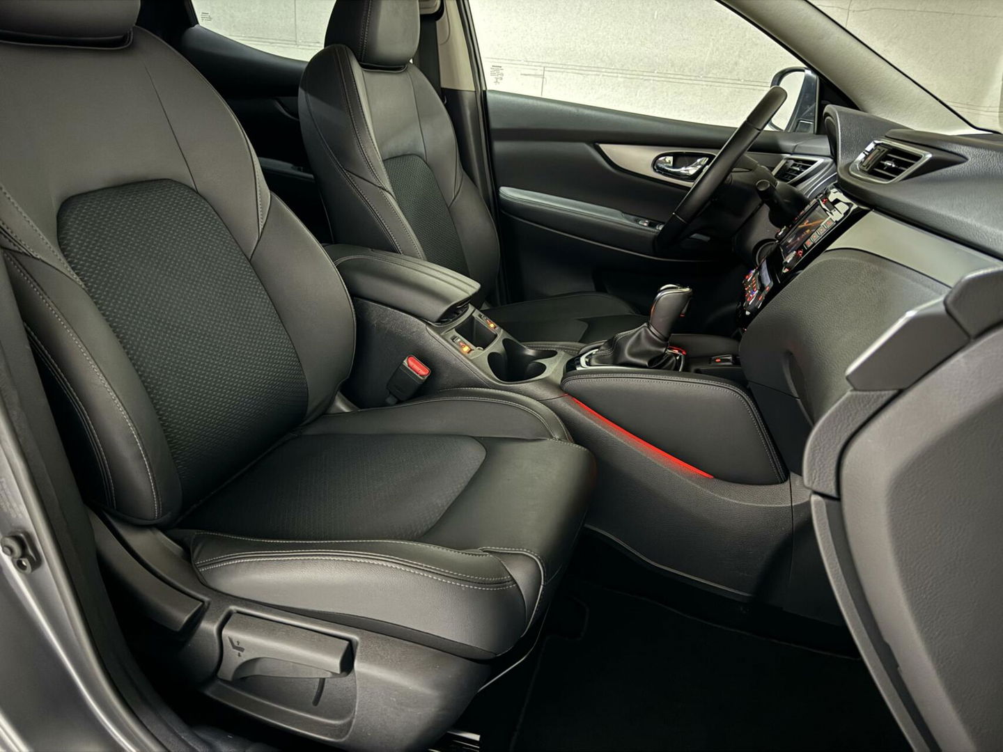 Nissan QASHQAI 1.3 DIG-T Tekna + Pano 360° CarPlay Leer NAP