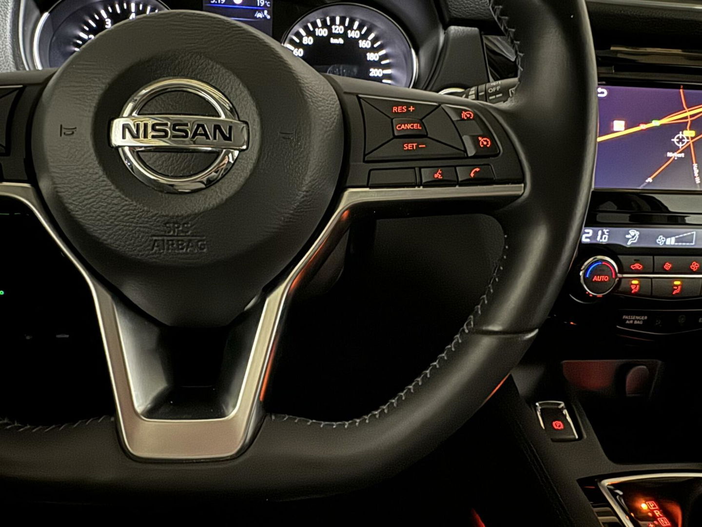 Nissan QASHQAI 1.3 DIG-T Tekna + Pano 360° CarPlay Leer NAP