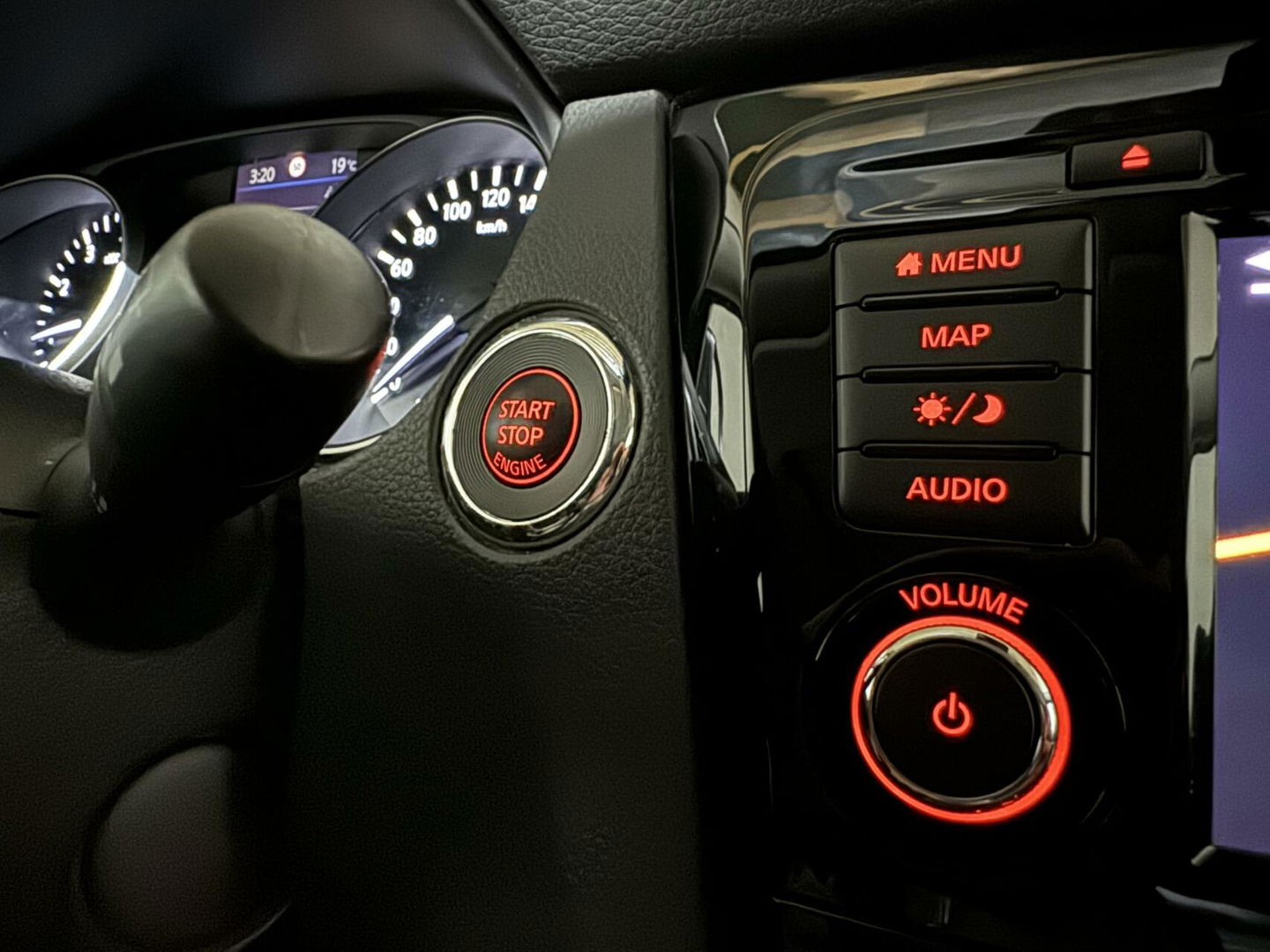 Nissan QASHQAI 1.3 DIG-T Tekna + Pano 360° CarPlay Leer NAP
