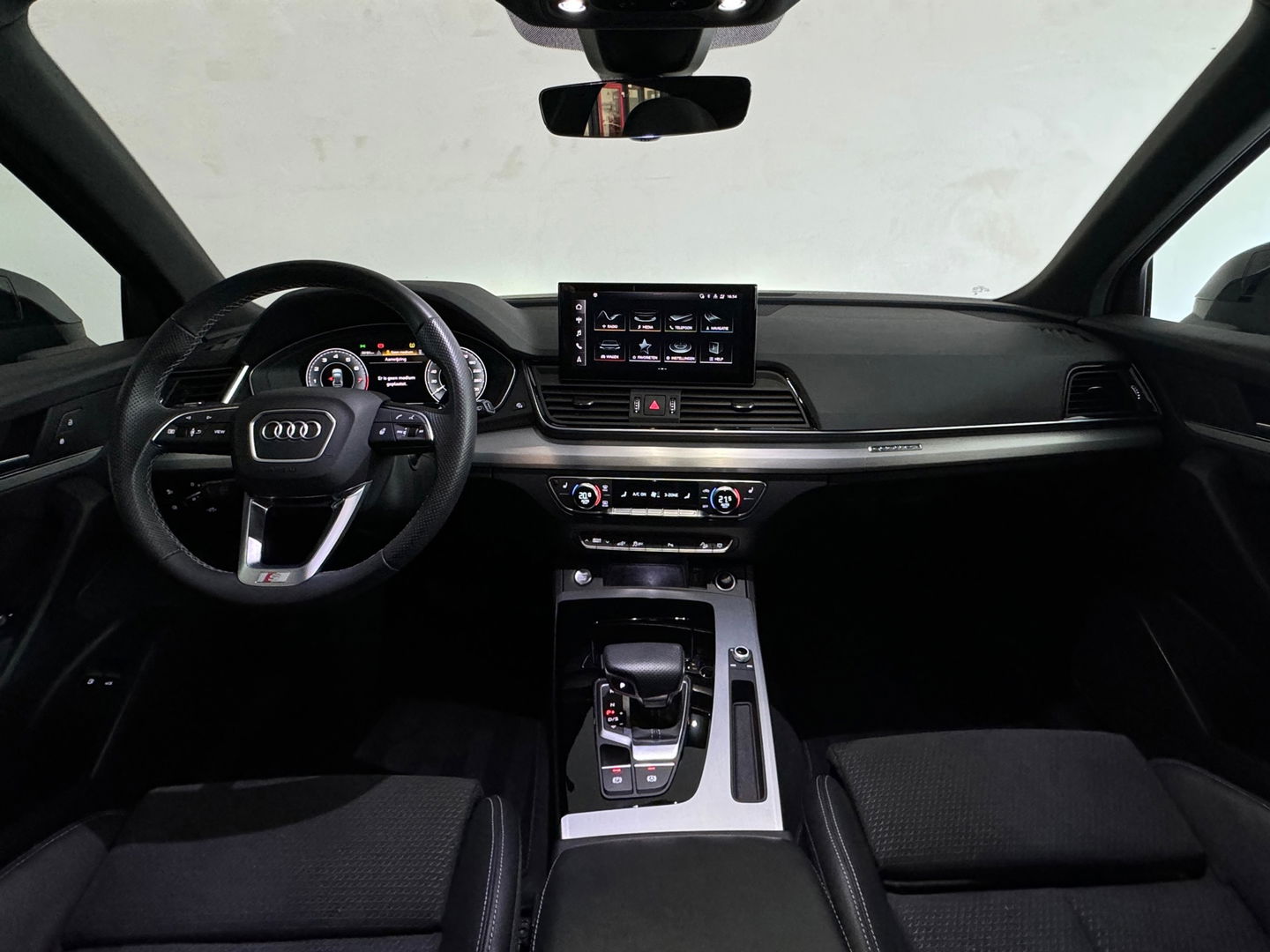 Audi Q5 55 TFSI e S Line Pano|Luchtveri|HuD|Massage|Trekhaak