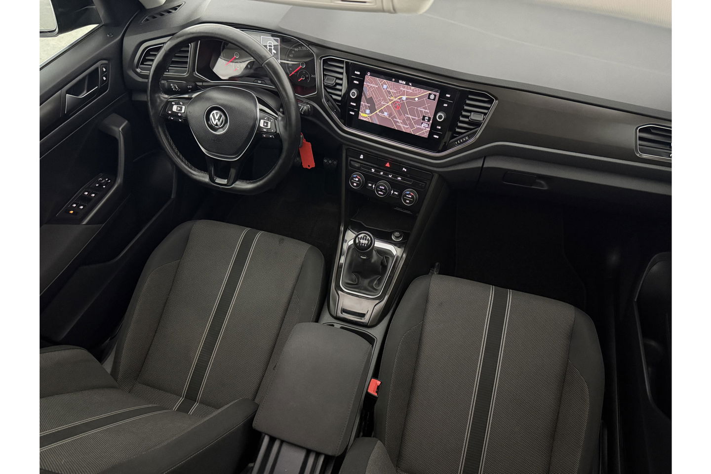 Volkswagen T-Roc 1.0 TSI Style Pano LED Carplay Clima Adaptive Cruise Navigatie PDC 18''LMV