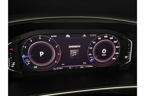Volkswagen Tiguan 1.5 TSI 150PK ACT R-Line | Black Style Pakket | Pano LED Trekhaak ACC Virtual Camera Clima Navi PDC 18''LMV
