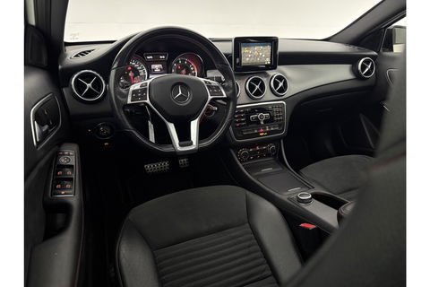 Mercedes-Benz GLA 200 AMG 157PK Pano LED Airco Cruise Navi PDC 19''LMV