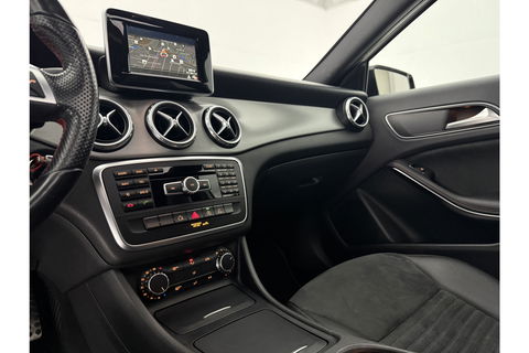 Mercedes-Benz GLA 200 AMG 157PK Pano LED Airco Cruise Navi PDC 19''LMV
