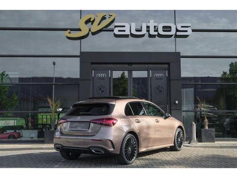 Mercedes-Benz A-Klasse A250e 218pk AMG Hybrid Panoramadak NP. €60k *BTW* Head-up Night pakket Multibeam led Memory 1e Eig. NLauto 19" LMV