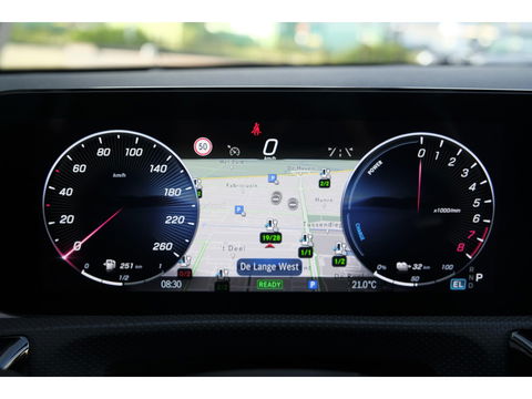Mercedes-Benz A-Klasse A250e 218pk AMG Hybrid Panoramadak NP. €60k *BTW* Head-up Night pakket Multibeam led Memory 1e Eig. NLauto 19" LMV
