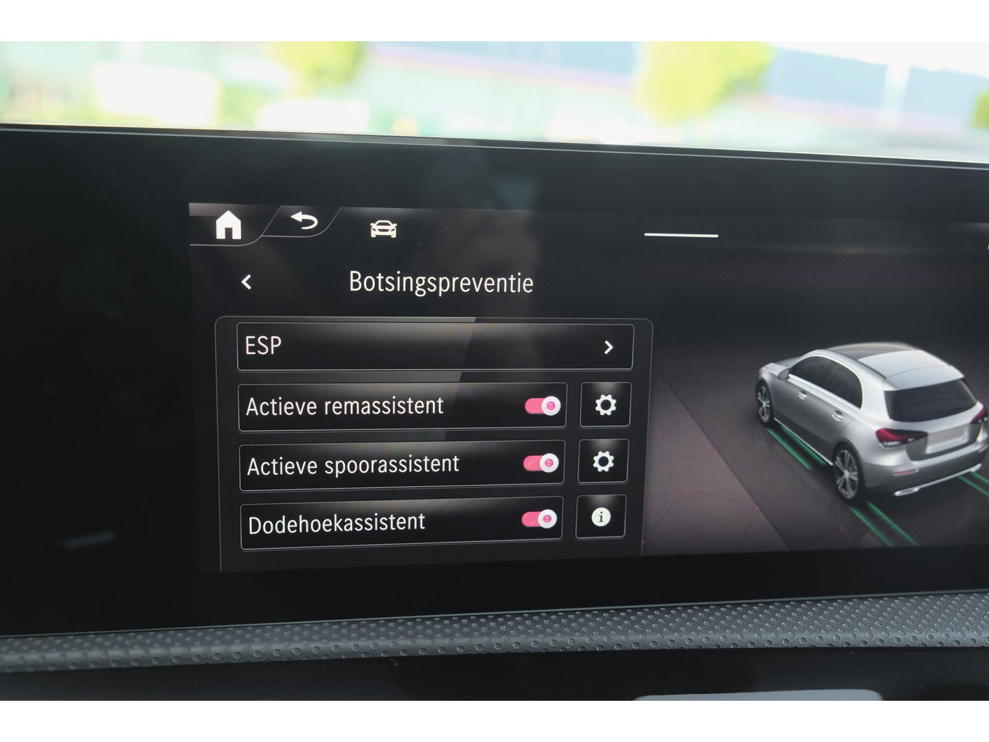 Mercedes-Benz A-Klasse A250e 218pk AMG Hybrid Panoramadak NP. €60k *BTW* Head-up Night pakket Multibeam led Memory 1e Eig. NLauto 19" LMV
