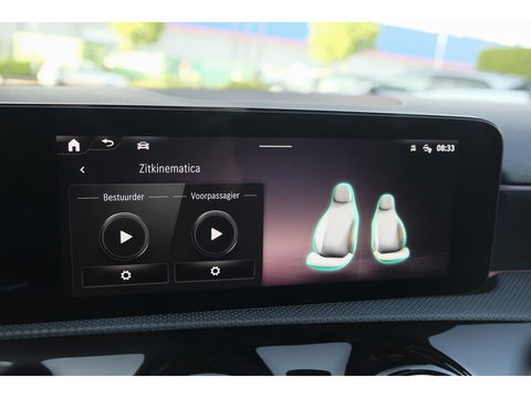 Mercedes-Benz A-Klasse A250e 218pk AMG Hybrid Panoramadak NP. €60k *BTW* Head-up Night pakket Multibeam led Memory 1e Eig. NLauto 19" LMV