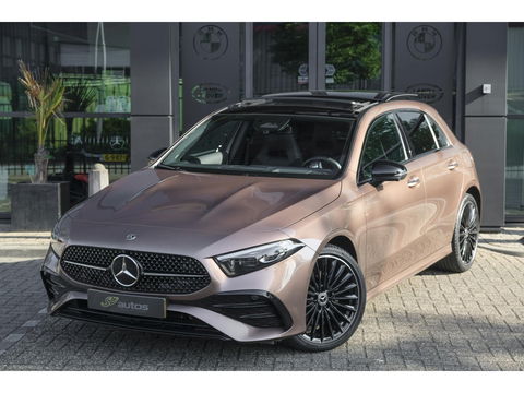 Mercedes-Benz A-Klasse A250e 218pk AMG Hybrid Panoramadak NP. €60k *BTW* Head-up Night pakket Multibeam led Memory 1e Eig. NLauto 19" LMV