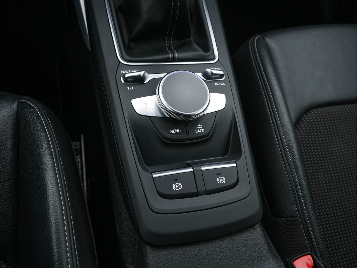 Audi Q2 30 TFSI S Edition S-Line-Sportpack *DIGI-COCKPIT | LEATHER-MICROFIBRE | MATRIX-LED | SPORT-SEATS | MMI-NAVI-TOUCH | DAB+ | ECC | CARPLAY | PDC | 17''ALU *