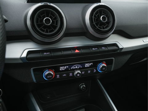 Audi Q2 30 TFSI S Edition S-Line-Sportpack *DIGI-COCKPIT | LEATHER-MICROFIBRE | MATRIX-LED | SPORT-SEATS | MMI-NAVI-TOUCH | DAB+ | ECC | CARPLAY | PDC | 17''ALU *