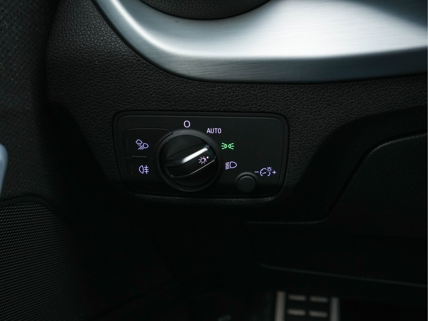 Audi Q2 30 TFSI S Edition S-Line-Sportpack *DIGI-COCKPIT | LEATHER-MICROFIBRE | MATRIX-LED | SPORT-SEATS | MMI-NAVI-TOUCH | DAB+ | ECC | CARPLAY | PDC | 17''ALU *