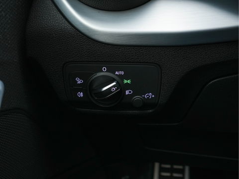 Audi Q2 30 TFSI S Edition S-Line-Sportpack *DIGI-COCKPIT | LEATHER-MICROFIBRE | MATRIX-LED | SPORT-SEATS | MMI-NAVI-TOUCH | DAB+ | ECC | CARPLAY | PDC | 17''ALU *