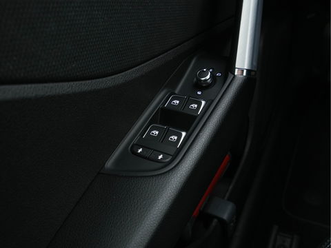 Audi Q2 30 TFSI S Edition S-Line-Sportpack *DIGI-COCKPIT | LEATHER-MICROFIBRE | MATRIX-LED | SPORT-SEATS | MMI-NAVI-TOUCH | DAB+ | ECC | CARPLAY | PDC | 17''ALU *