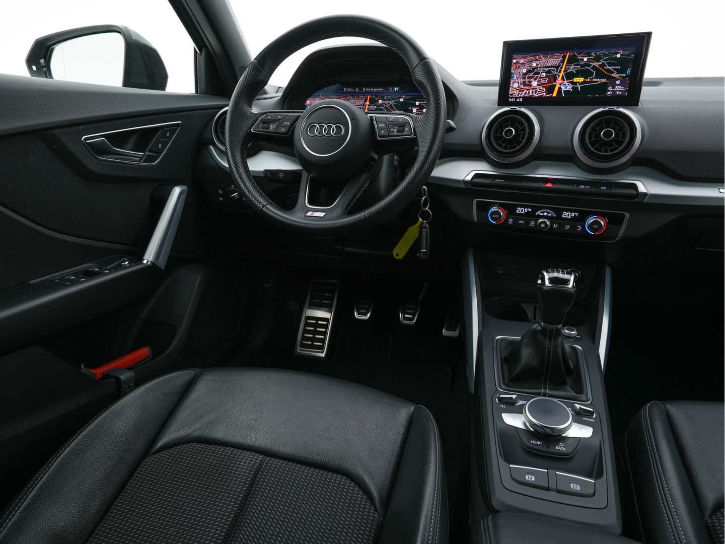 Audi Q2 30 TFSI S Edition S-Line-Sportpack *DIGI-COCKPIT | LEATHER-MICROFIBRE | MATRIX-LED | SPORT-SEATS | MMI-NAVI-TOUCH | DAB+ | ECC | CARPLAY | PDC | 17''ALU *