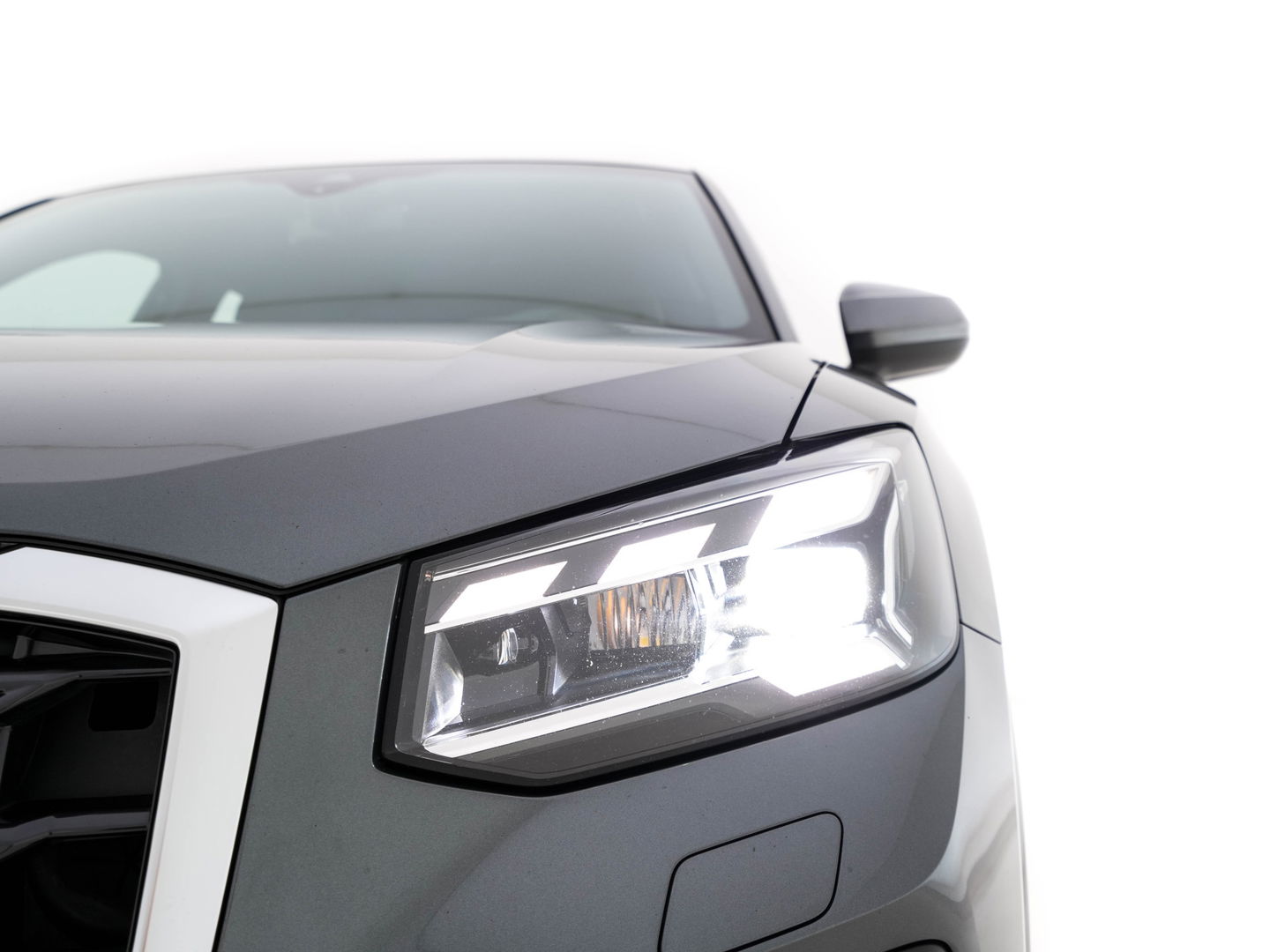 Audi Q2 30 TFSI S Edition S-Line-Sportpack *DIGI-COCKPIT | LEATHER-MICROFIBRE | MATRIX-LED | SPORT-SEATS | MMI-NAVI-TOUCH | DAB+ | ECC | CARPLAY | PDC | 17''ALU *