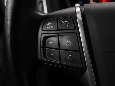 Volvo V40 Cross Country 2.0 D2 Ocean Race | Leder | Stoelverwarming | Trekhaak | Climate control | Bluetooth | Cruise control