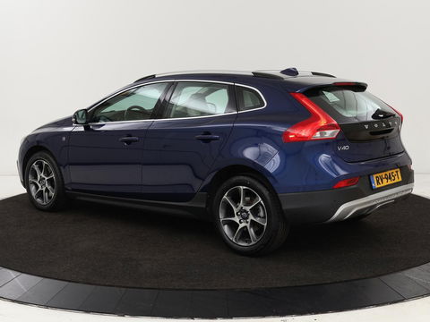 Volvo V40 Cross Country 2.0 D2 Ocean Race | Leder | Stoelverwarming | Trekhaak | Climate control | Bluetooth | Cruise control